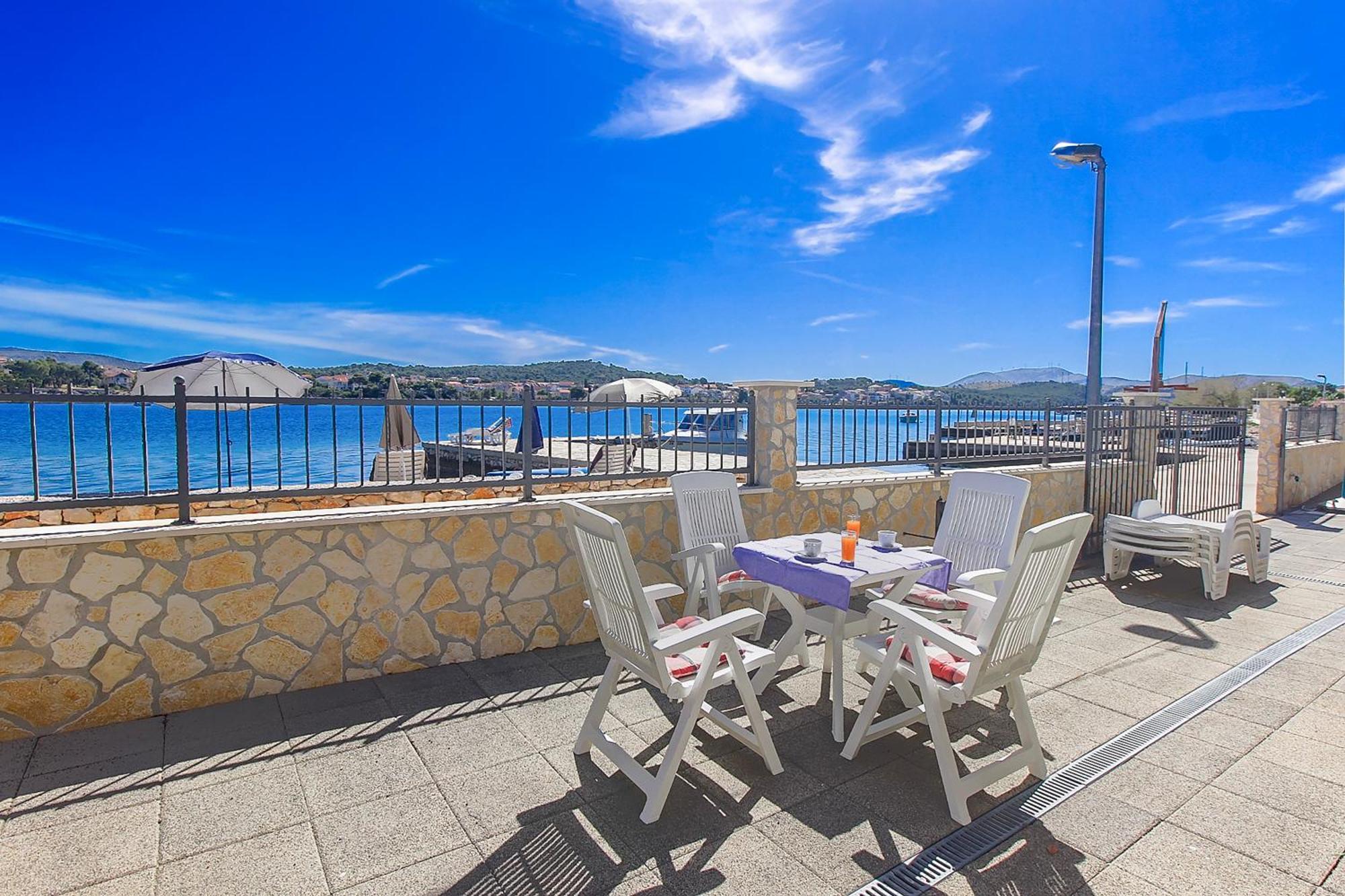 Riva Appartement Krapanj Buitenkant foto