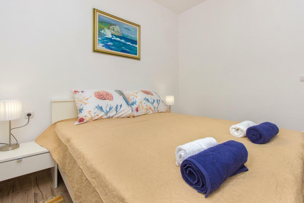 Riva Appartement Krapanj Buitenkant foto
