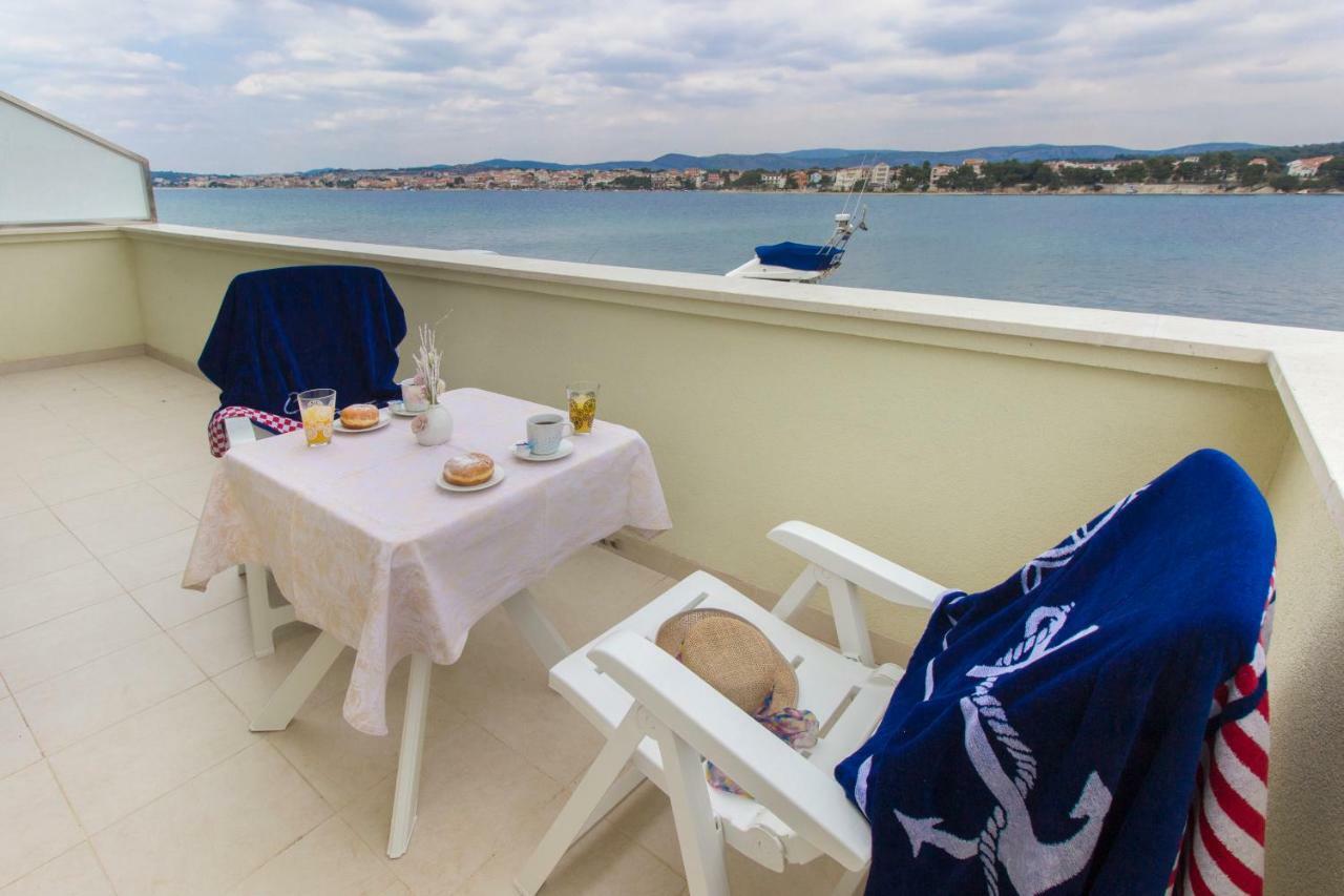 Riva Appartement Krapanj Buitenkant foto