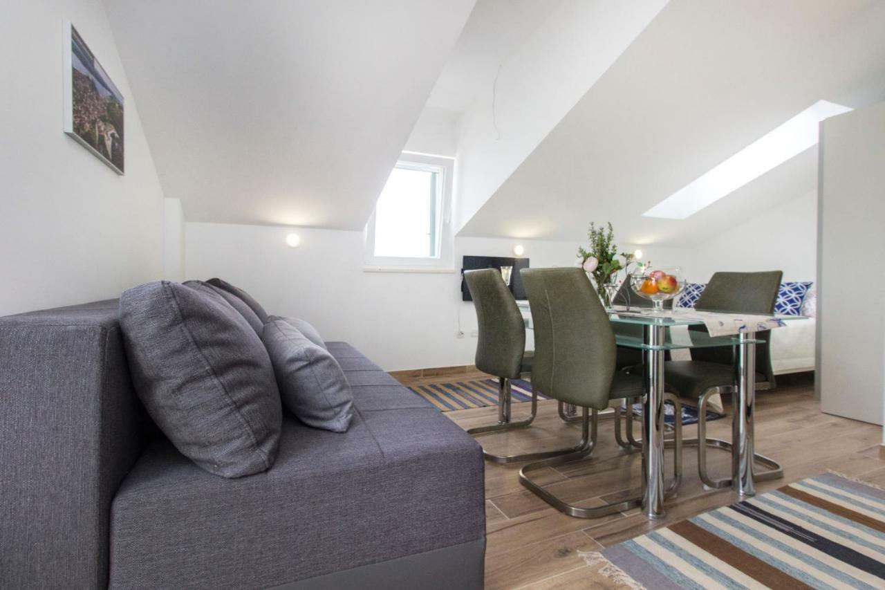 Riva Appartement Krapanj Buitenkant foto