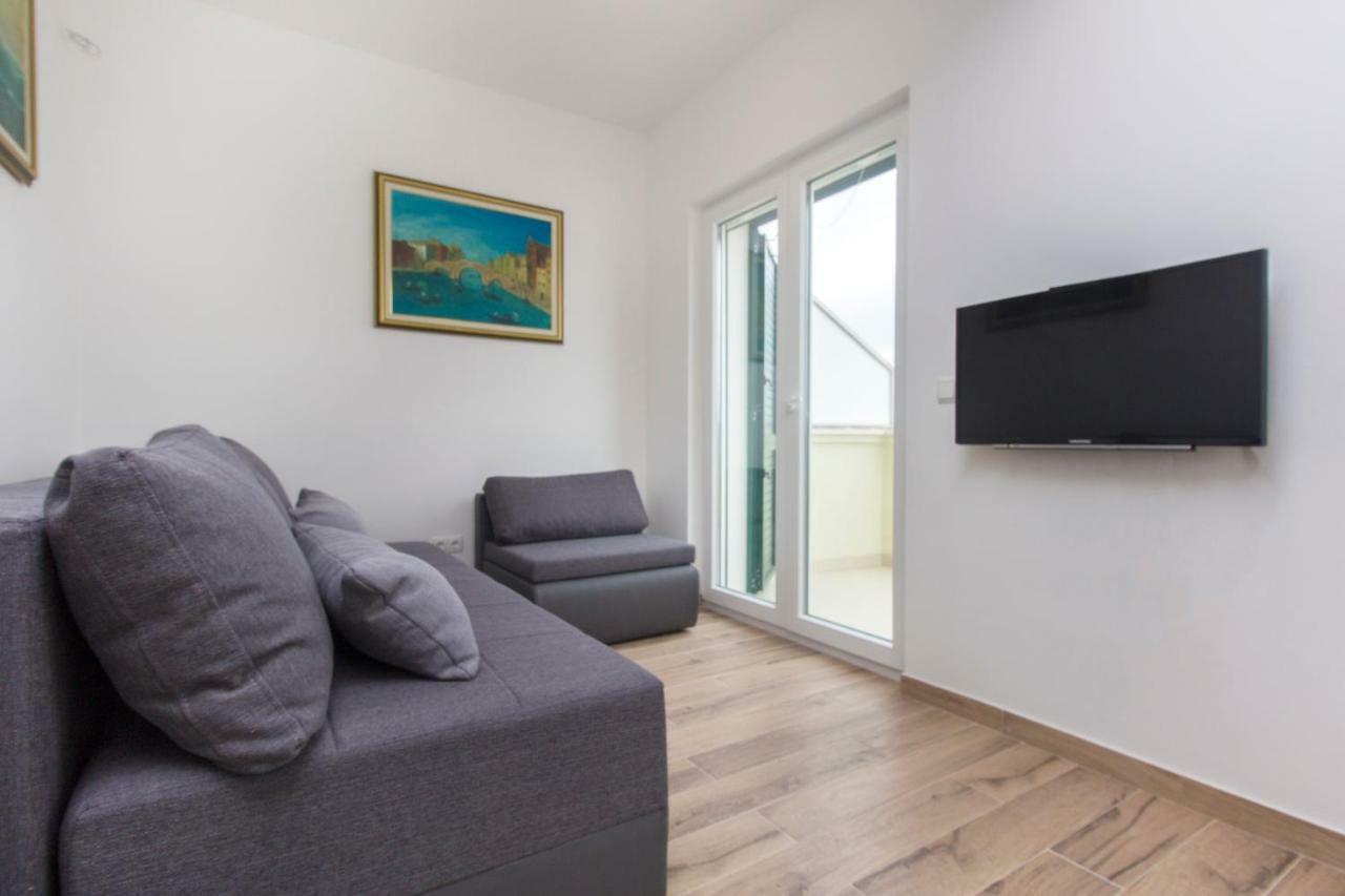 Riva Appartement Krapanj Buitenkant foto