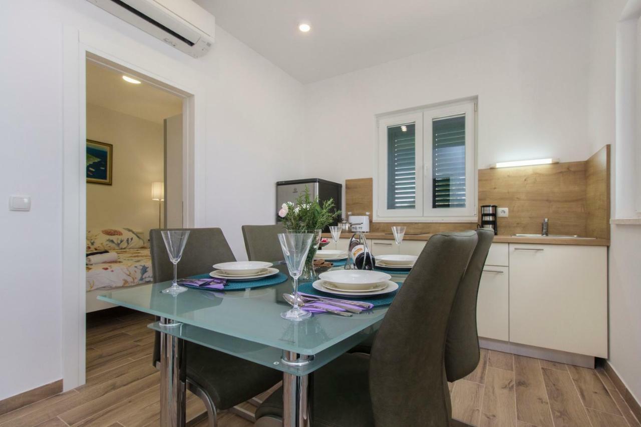 Riva Appartement Krapanj Buitenkant foto