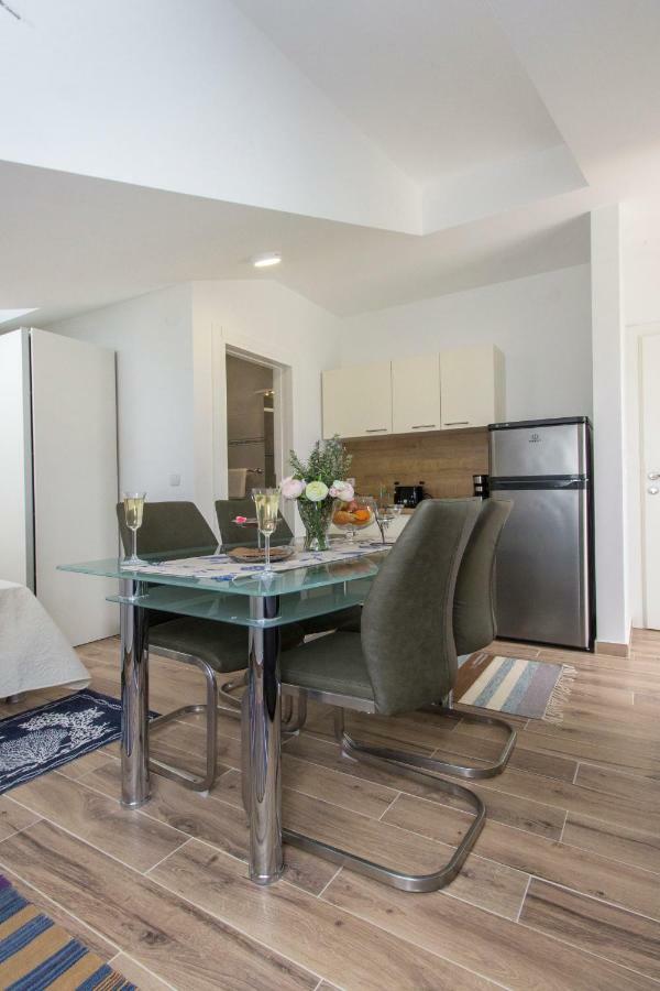 Riva Appartement Krapanj Buitenkant foto
