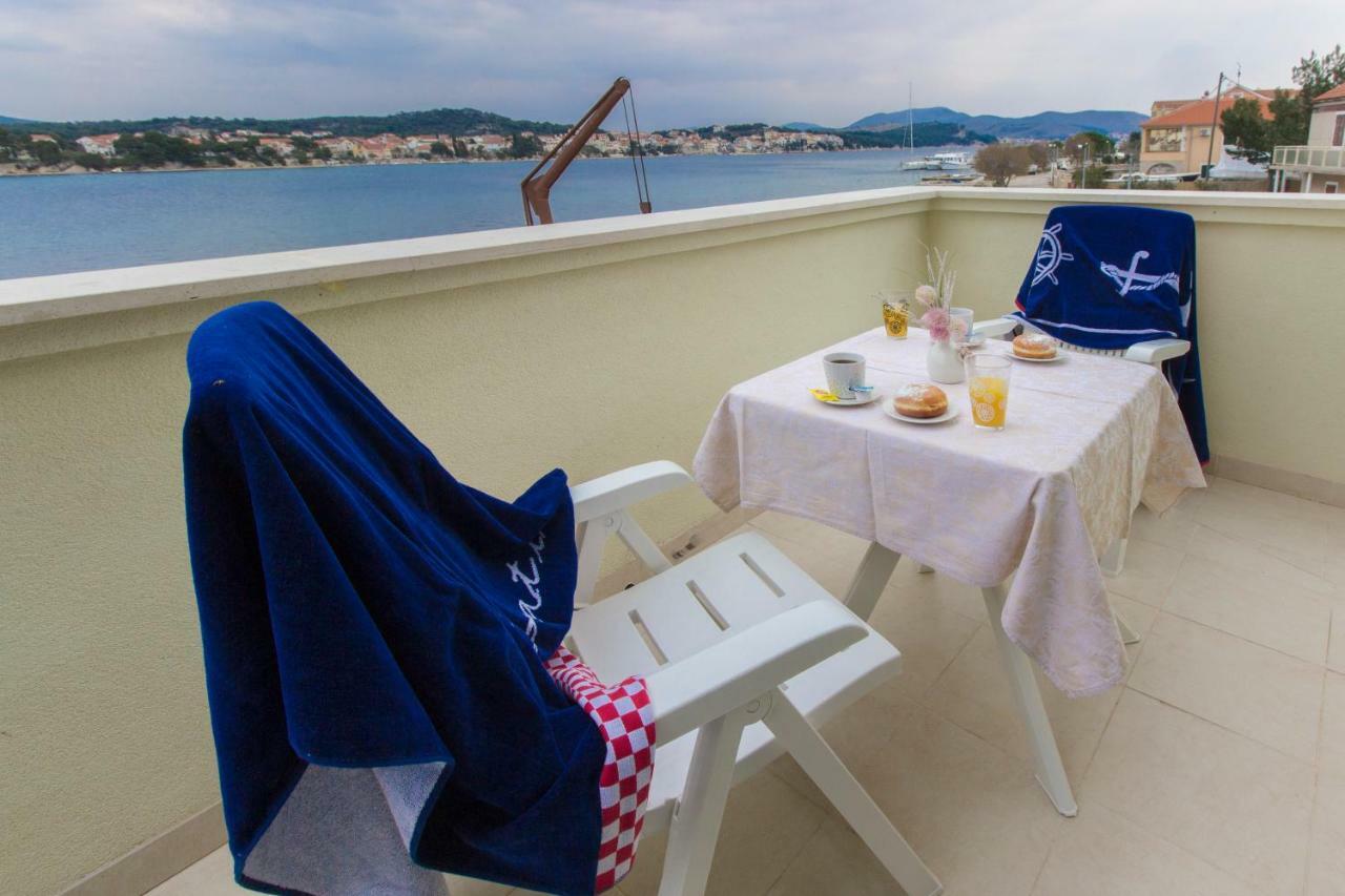 Riva Appartement Krapanj Buitenkant foto
