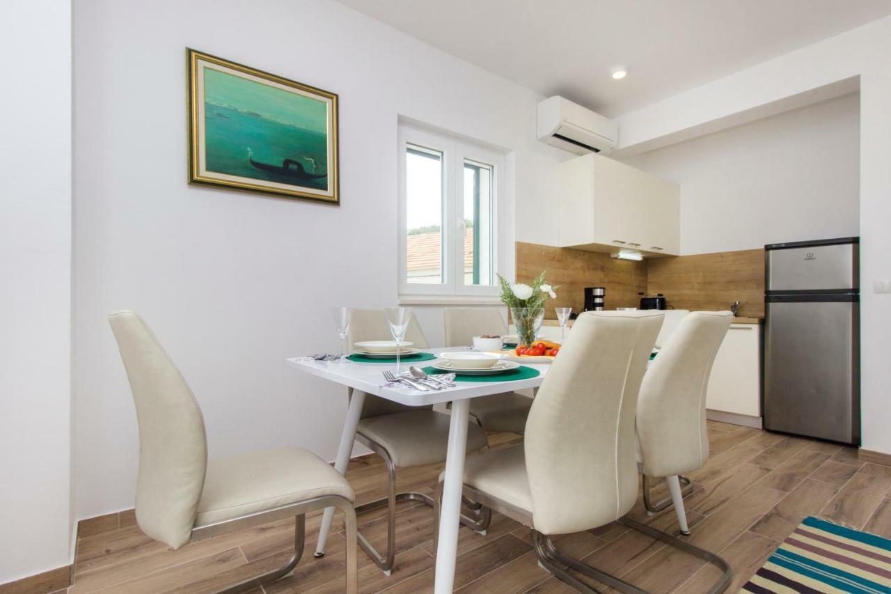 Riva Appartement Krapanj Buitenkant foto
