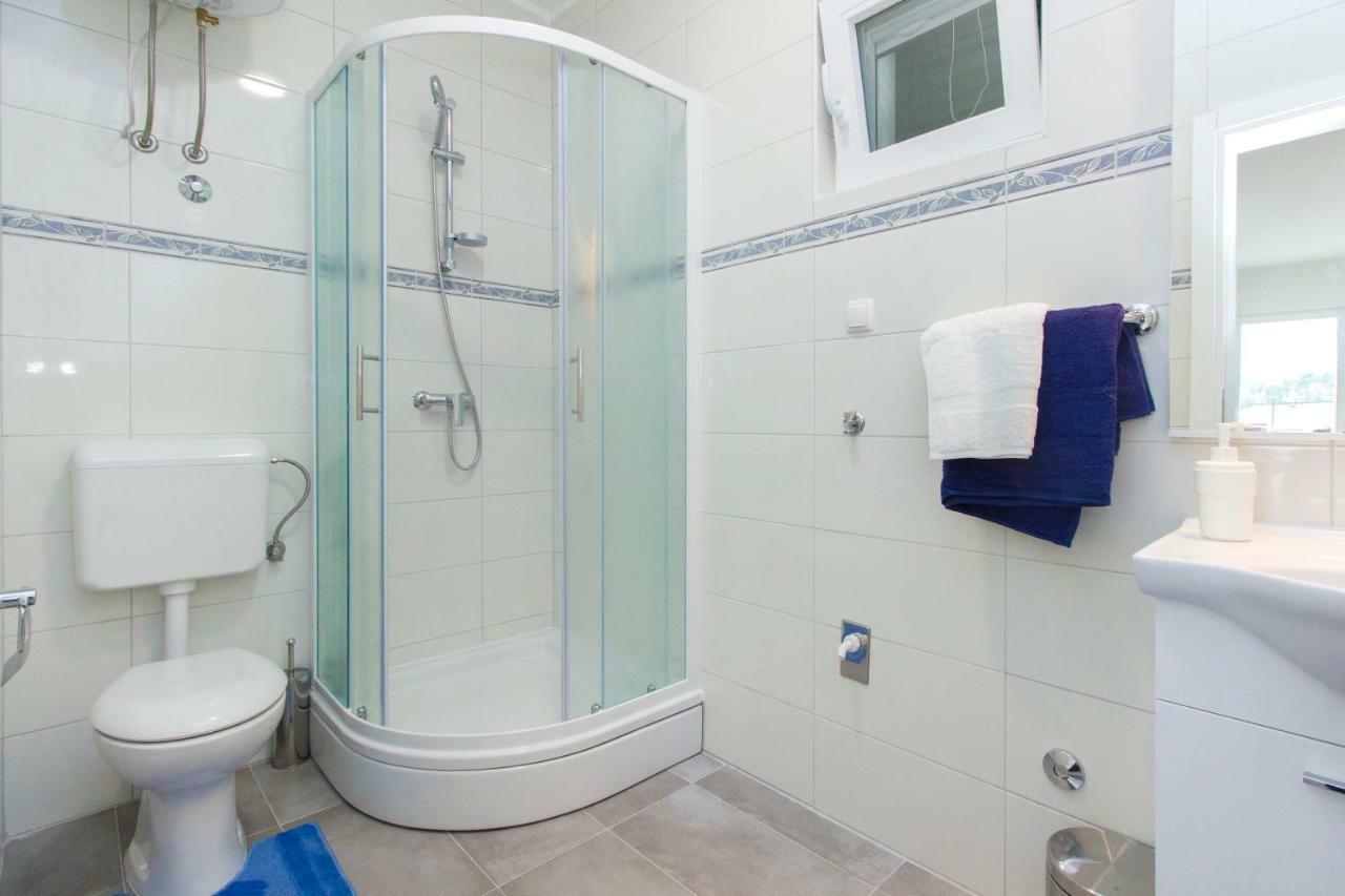 Riva Appartement Krapanj Buitenkant foto