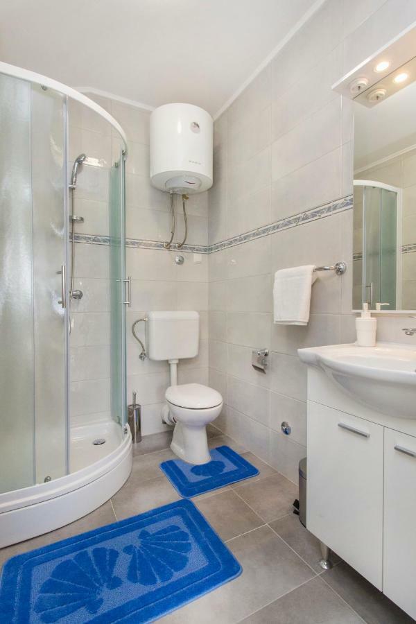 Riva Appartement Krapanj Buitenkant foto