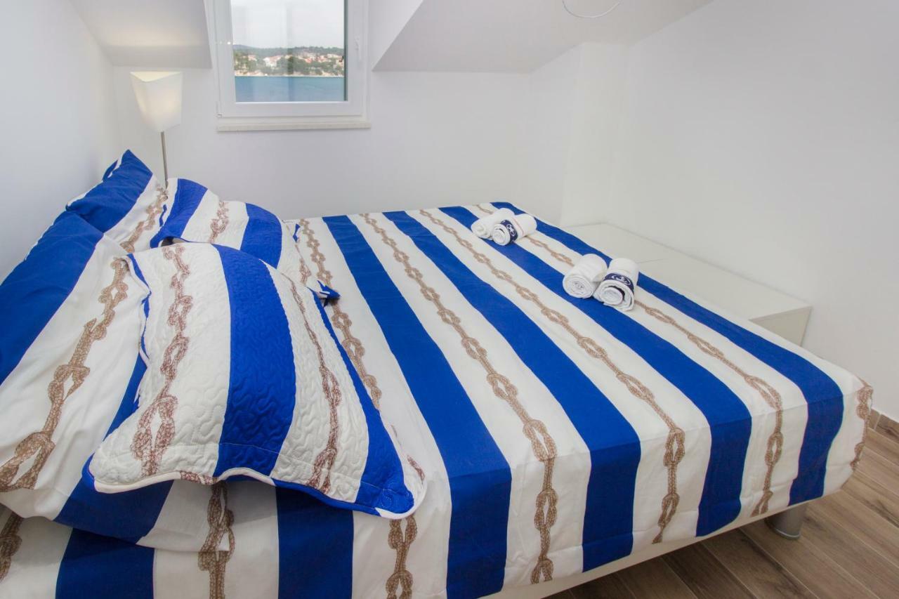 Riva Appartement Krapanj Buitenkant foto