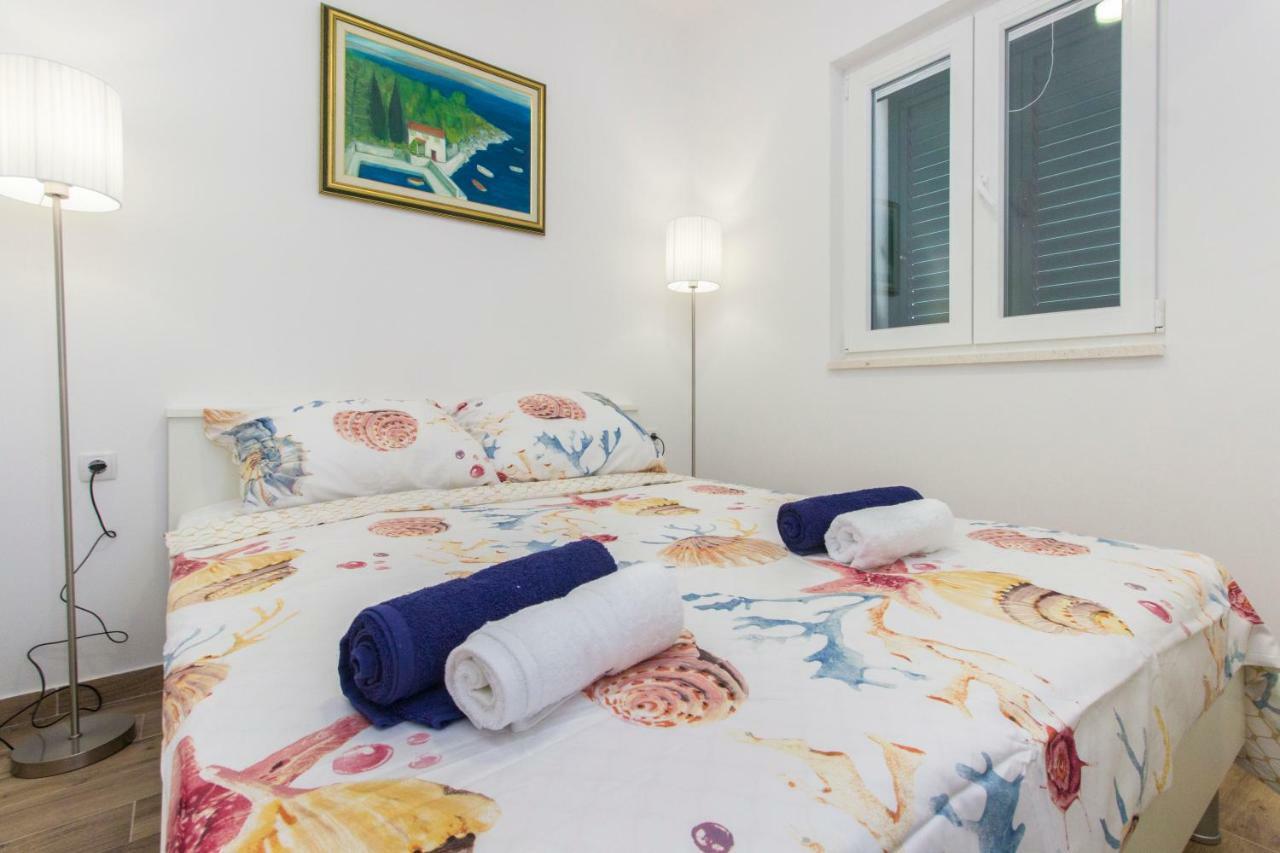 Riva Appartement Krapanj Buitenkant foto
