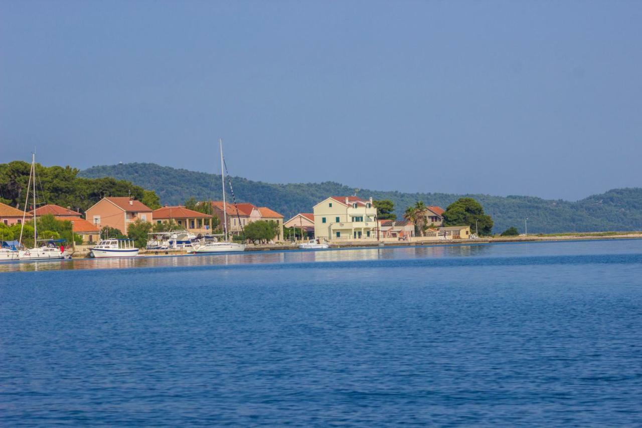 Riva Appartement Krapanj Buitenkant foto