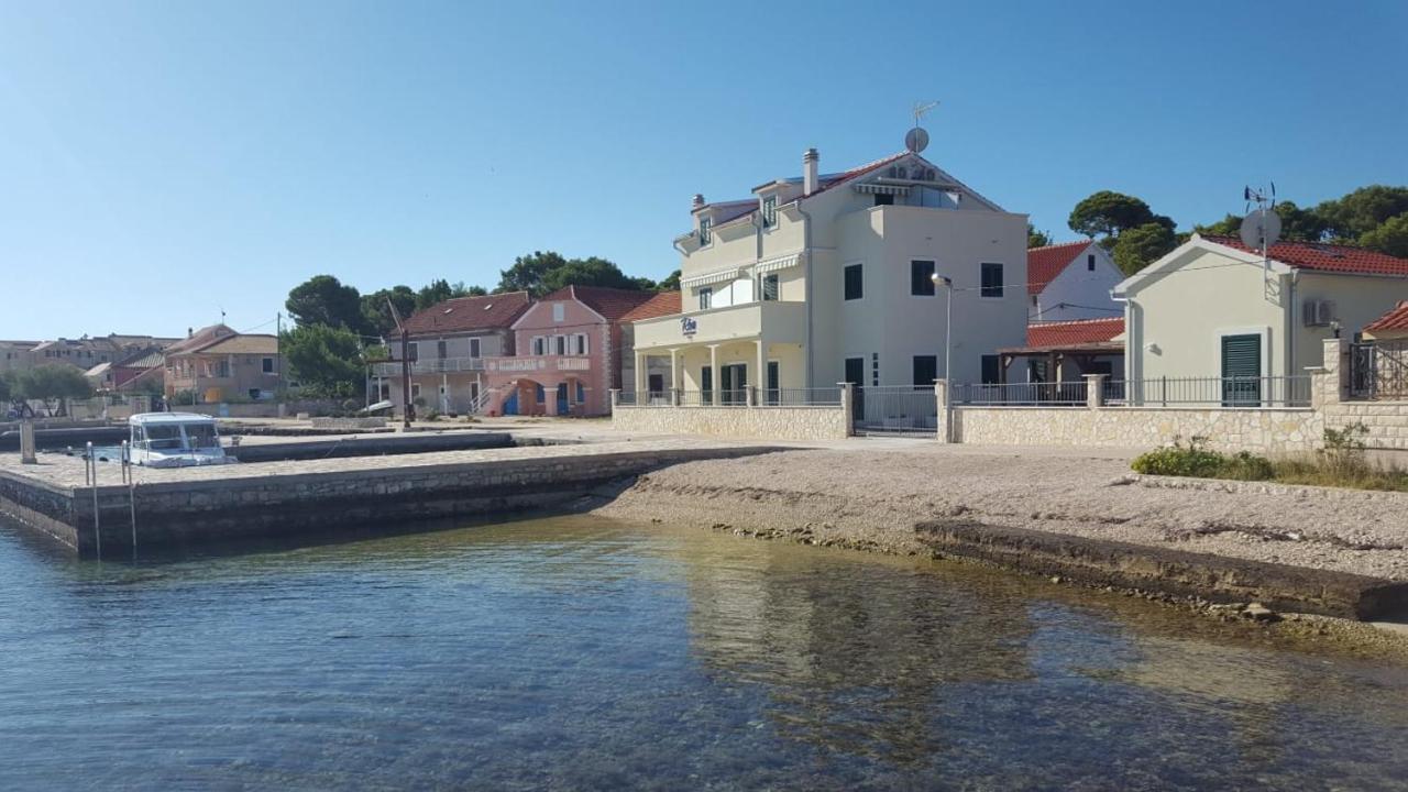 Riva Appartement Krapanj Buitenkant foto